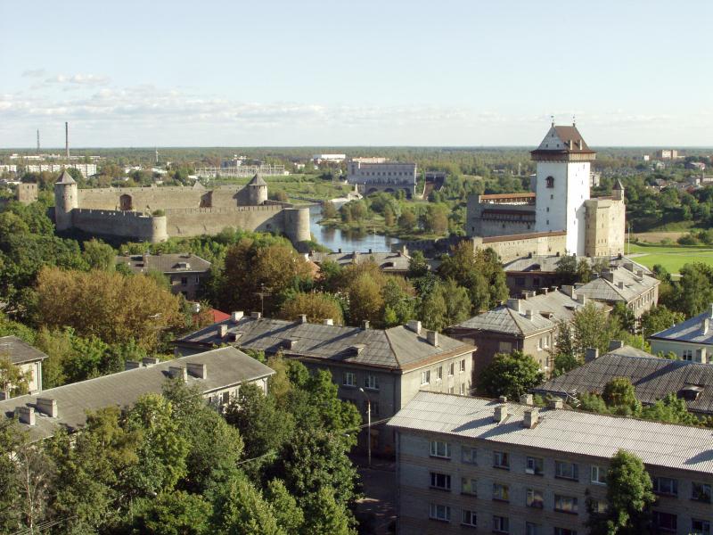 File:Narva_vaade linnale.jpg
